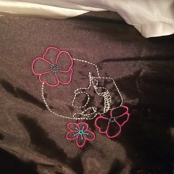 Hot Topic Embroidered Bomber Jacket - Picture 4 of 5